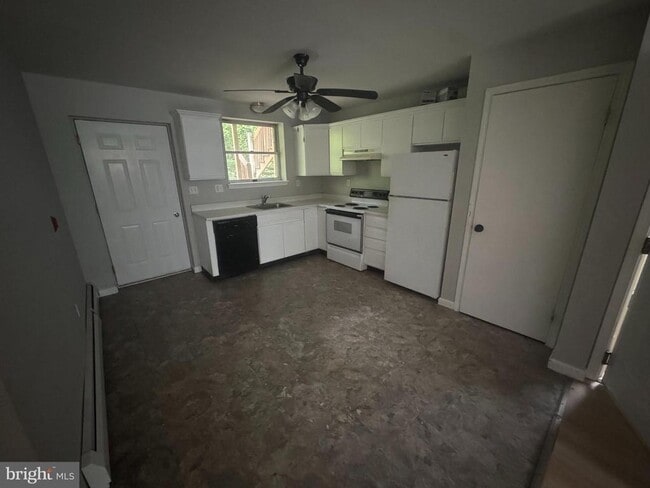 Photo - 131 Smith St Unit B3