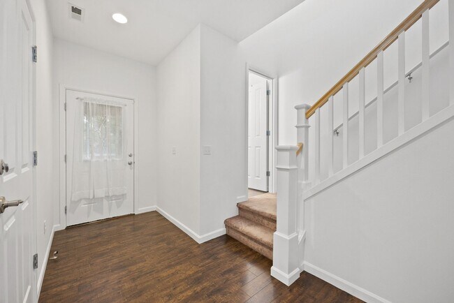 Photo - Spacious 4-Bed Puyallup Home For Rent | 3-Car Garage & Quick Commute to JBLM!