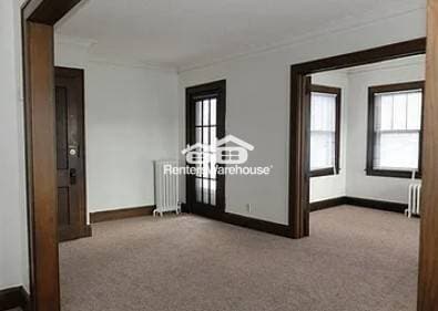 Photo - 2354 Benjamin St NE