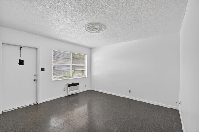 Photo - 1406 Barton Rd