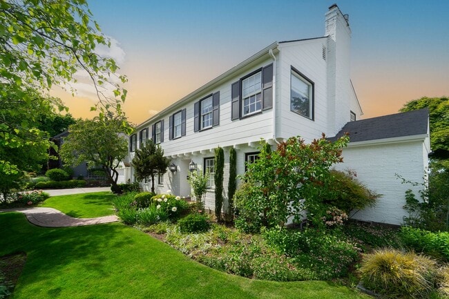 Photo - Stunning Luxurious Home with City Views!