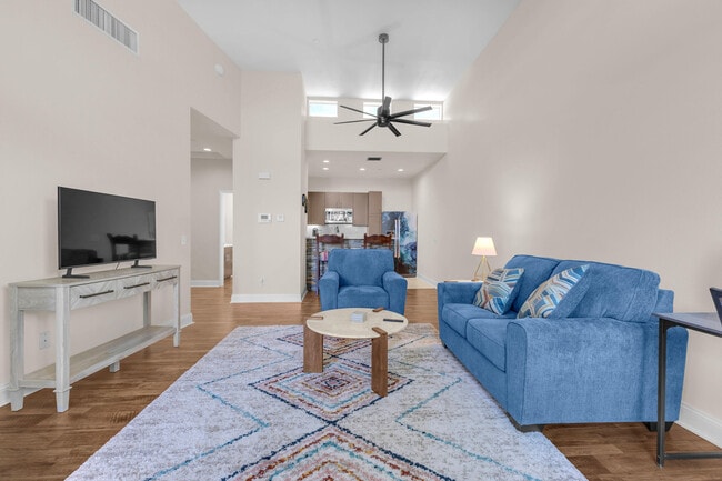 Photo - 3657 Quiet Side St