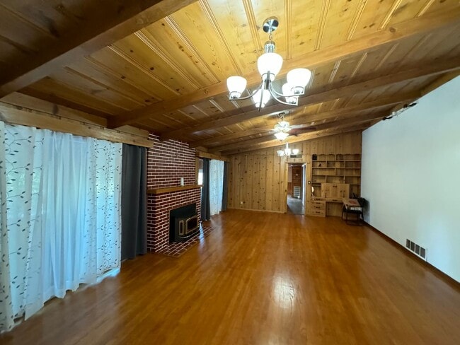 Photo - Country Estate Living at its BEST - 4 Bedrooms, 3 Bathrooms in Delano - Liberty One Real Estate G...