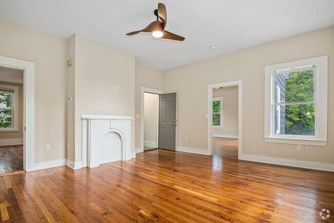 Building Photo - 35 Oak Ave Unit 2 Rental