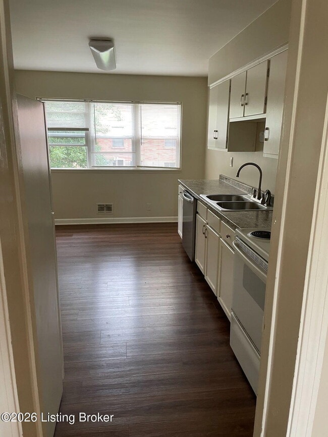 Photo - 4225 Norbourne Blvd Unit 2