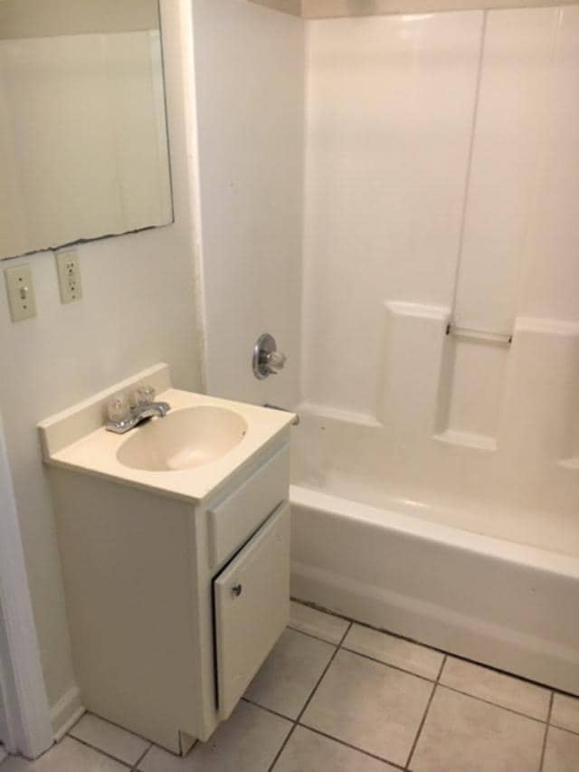 Baño - 813 W Greenwood Ave