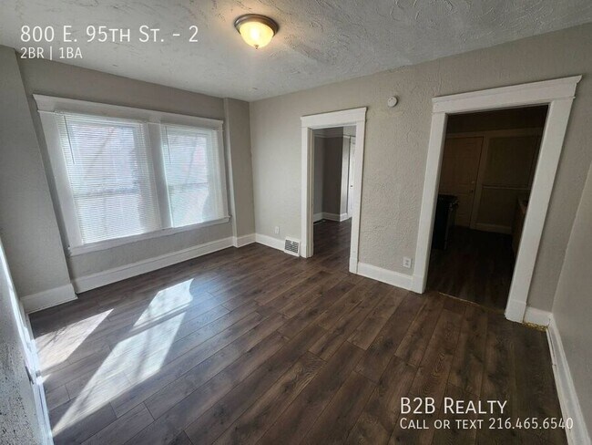 Photo - 800 E 95th St Unidad 2