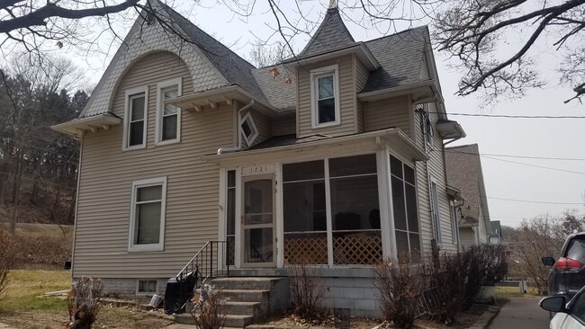Building Photo - 1721 7th St Rental