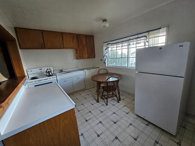 Photo - Furnished  Rental available now with lake ...