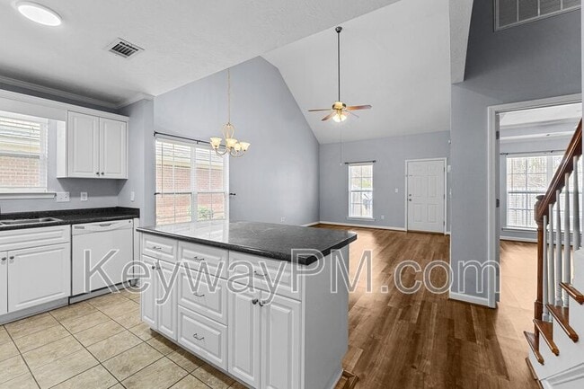 Photo - 830 Landing Dr