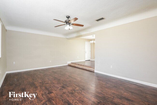 Photo - 425 Belair Ave