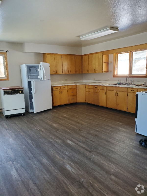 Building Photo - 201 2nd St S Rental
