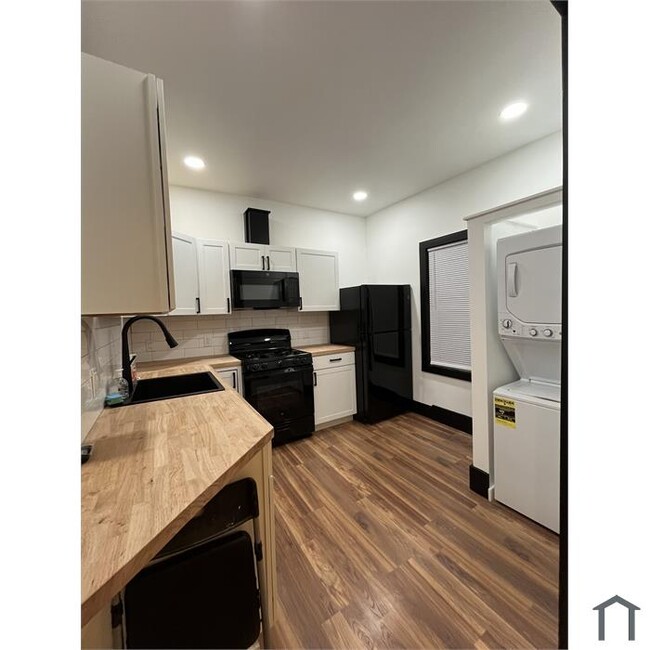 Kitchen - 32 Chapel St Unit #1R