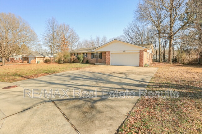 Photo - 2842 N Loxley Ave