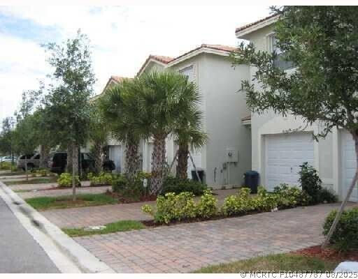 Building Photo - 6300 Landings Way
