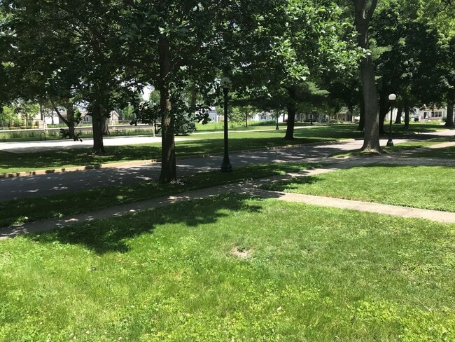 Photo - 2-bed home across from Glenn Park!