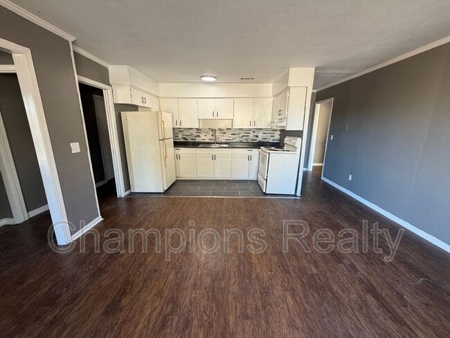 Photo - 11 Clausen Dr