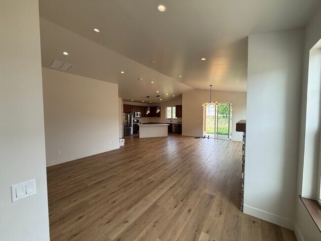 Photo - Spacious 4 Bedroom Home with Over 3,100 Sq Ft!