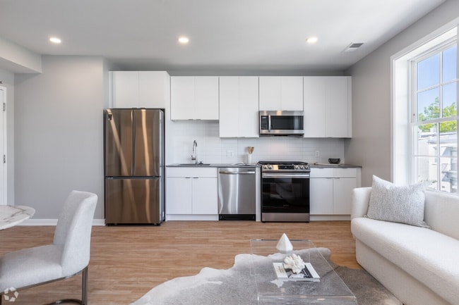 Photo - 2210 Wisconsin Ave NW Unidad 419