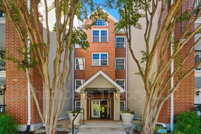 Building Photo - 3315 Wyndham Cir Unit #1227