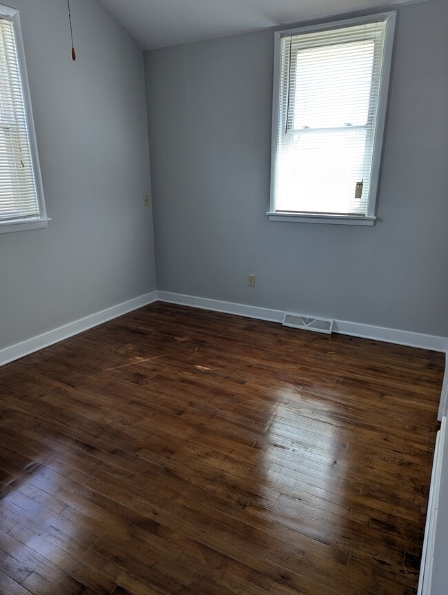 Bed #1 - 1506 E 10th St Unidad 1506