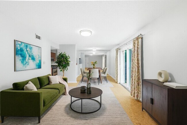 Photo - 7801 Shoal Creek Blvd Unidad 140