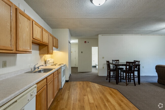 2BR, 2BA - 950SF - Parker Place Apartments