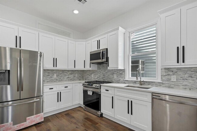 Photo - 208 Shippen St Unit Apt 2