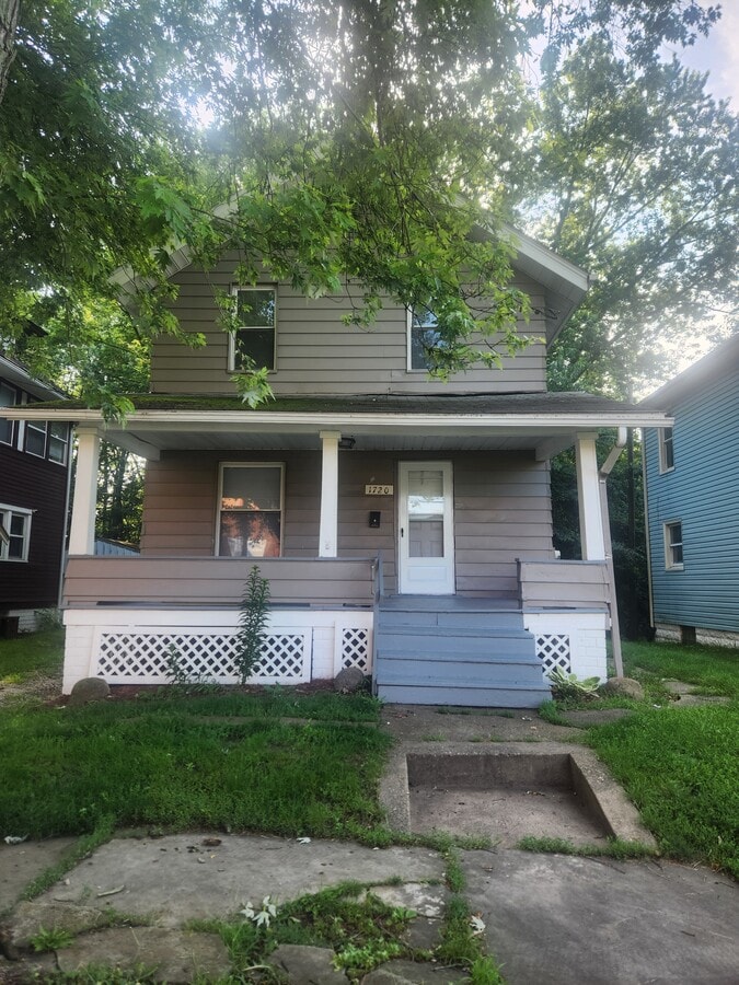 Photo - 1720 Grace Ave NE House
