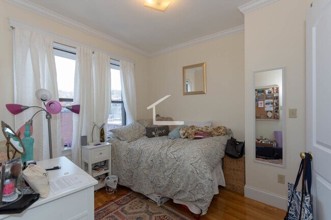 Photo - 9/1 Sunny upper floor 2BR with heat included!