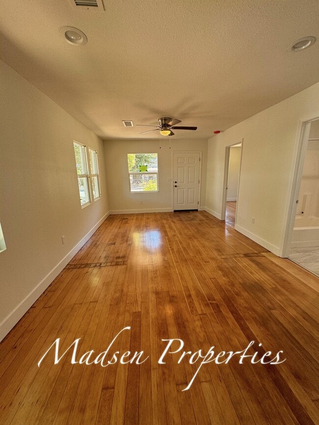 Photo - 2718 Brown Ave