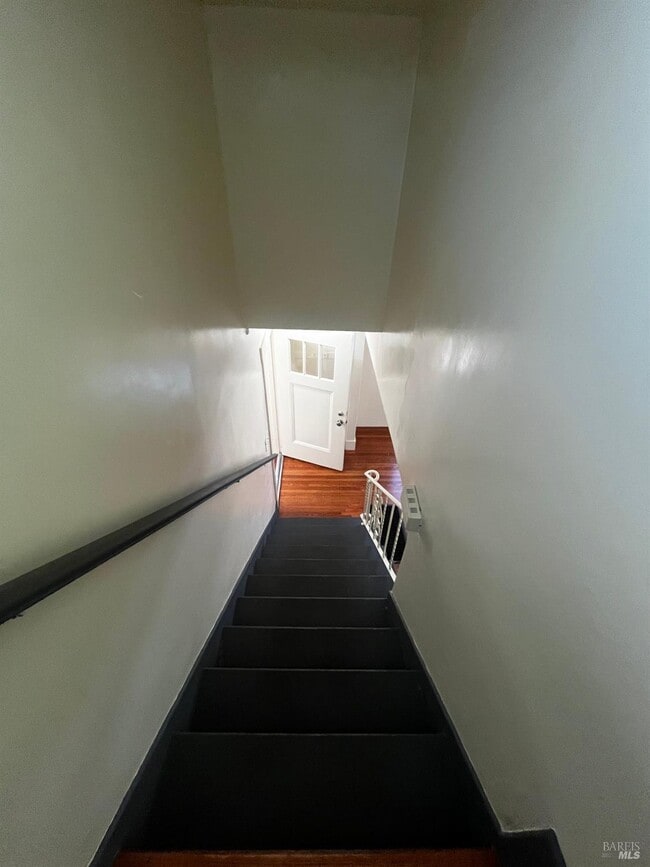 Photo - 11 B St