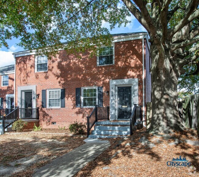 Building Photo - DARLING 2 BEDROOM TOWNHOME IN MUSEUM DISTRICT