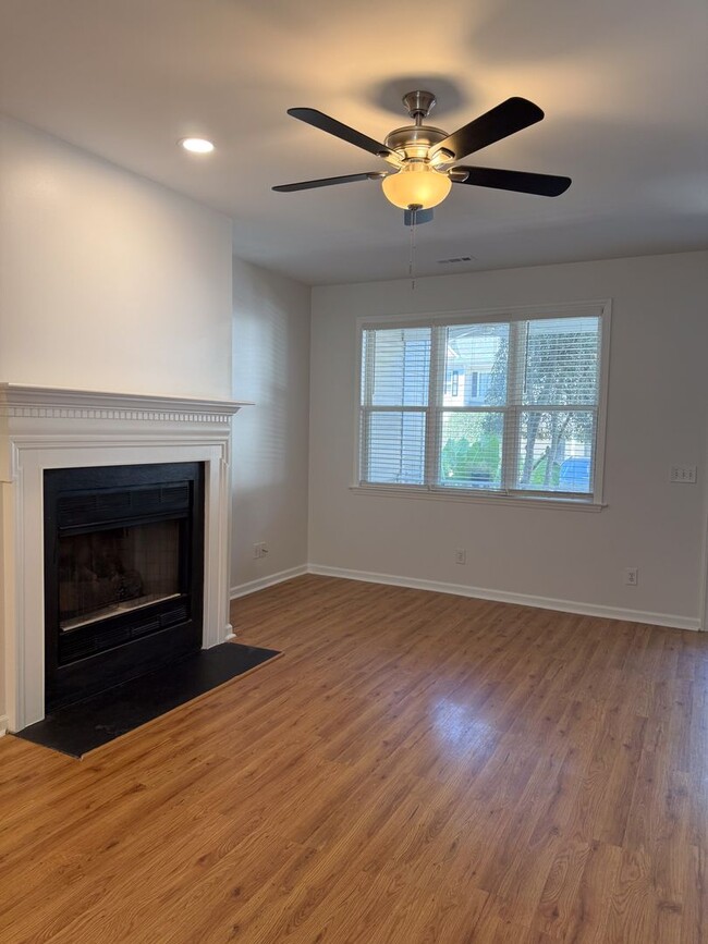 Photo - Newly Updated Townhome with Minutes Walk t...