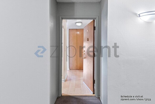 Photo - 955 Shorepoint Ct