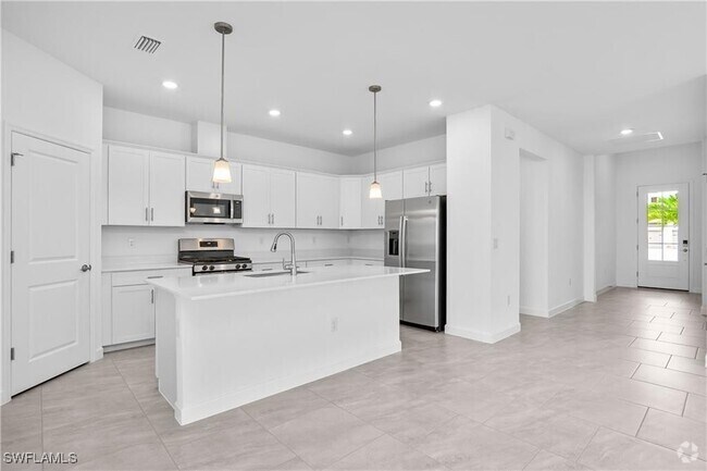 Building Photo - 18311 Ridgeline Dr Rental