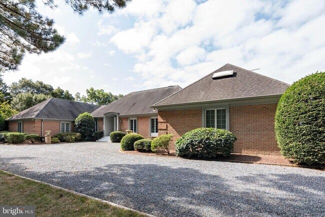 Photo - 9338 Bantry Rd