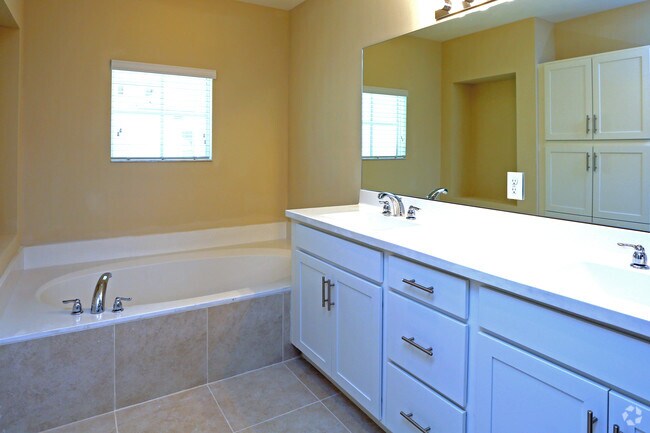 Photo - Emerald Place