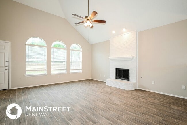 Photo - 809 Hines Dr