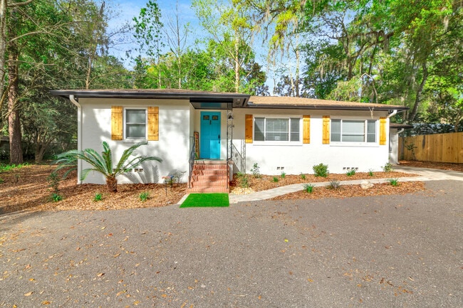 Building Photo - 304 NW 24th St