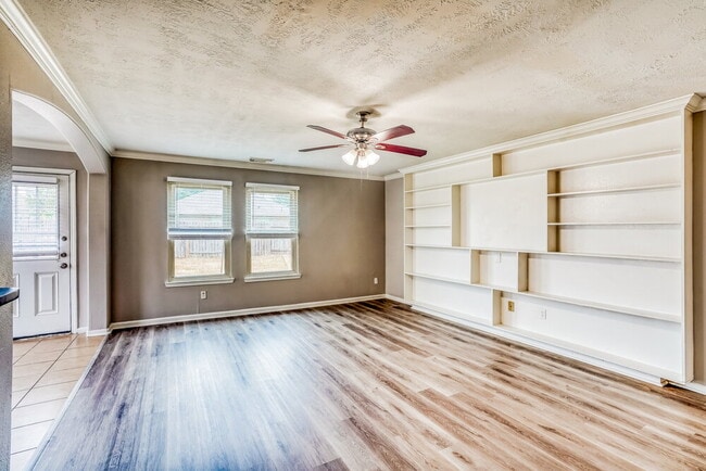 2614 Elder Park Ct
