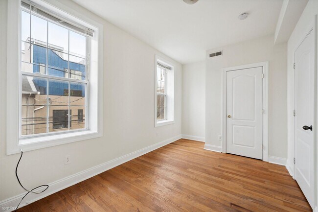 Photo - 3 br, 1 bath Triplex - 1811 N 18TH ST Unit B Unidad B