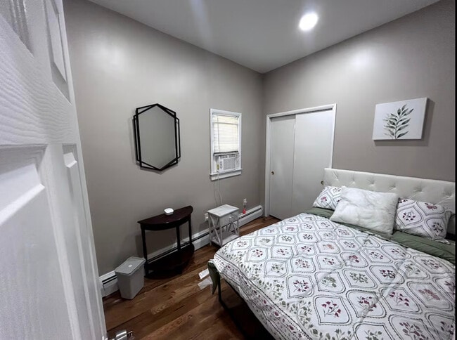 Room 2 - 81 Academy St
