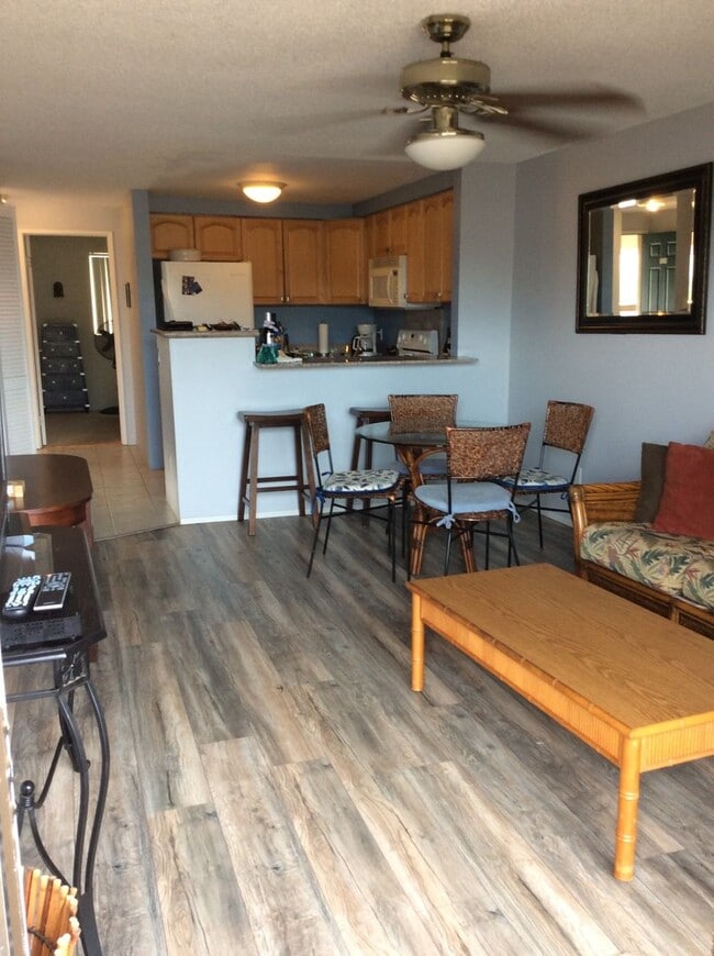 Photo - Mostly furnished upstairs 2 bed., 2 full b... Unit H207