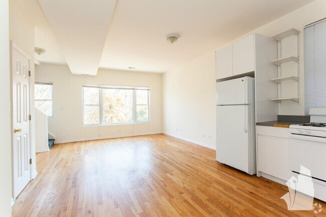 Building Photo - 2440 N Ashland Ave Unit 2438-2 Rental