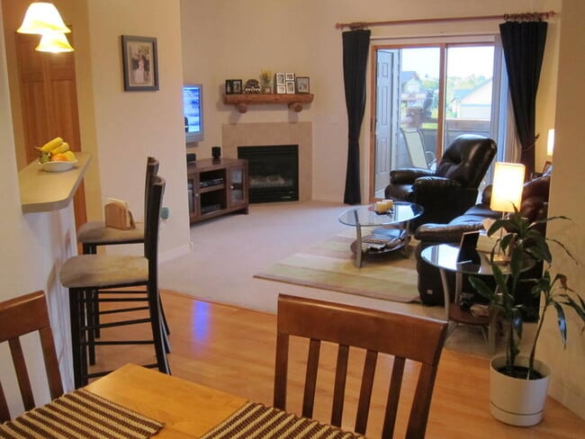 Photo - 5220 Boardwalk Dr Unit B33