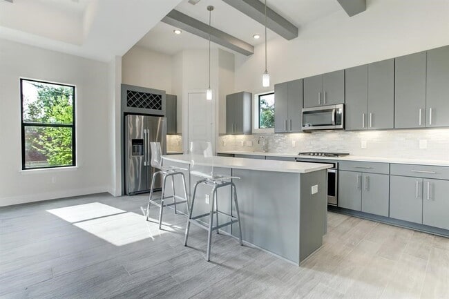 Photo - 3106 Eunice St