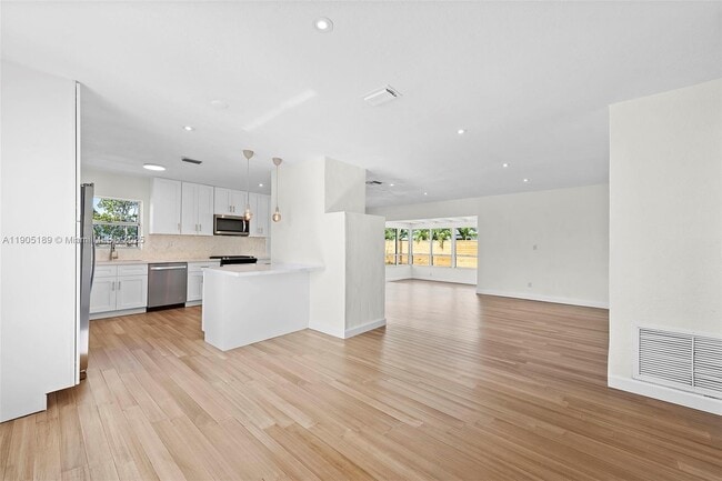 Photo - 9411 Jamaica Dr