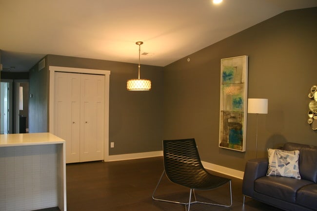 Building Photo - 2036 Celadon Dr NE Unit 2036