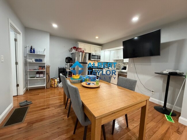 Building Photo - 475 Massachusetts Ave Unit 3